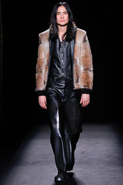 Look 7